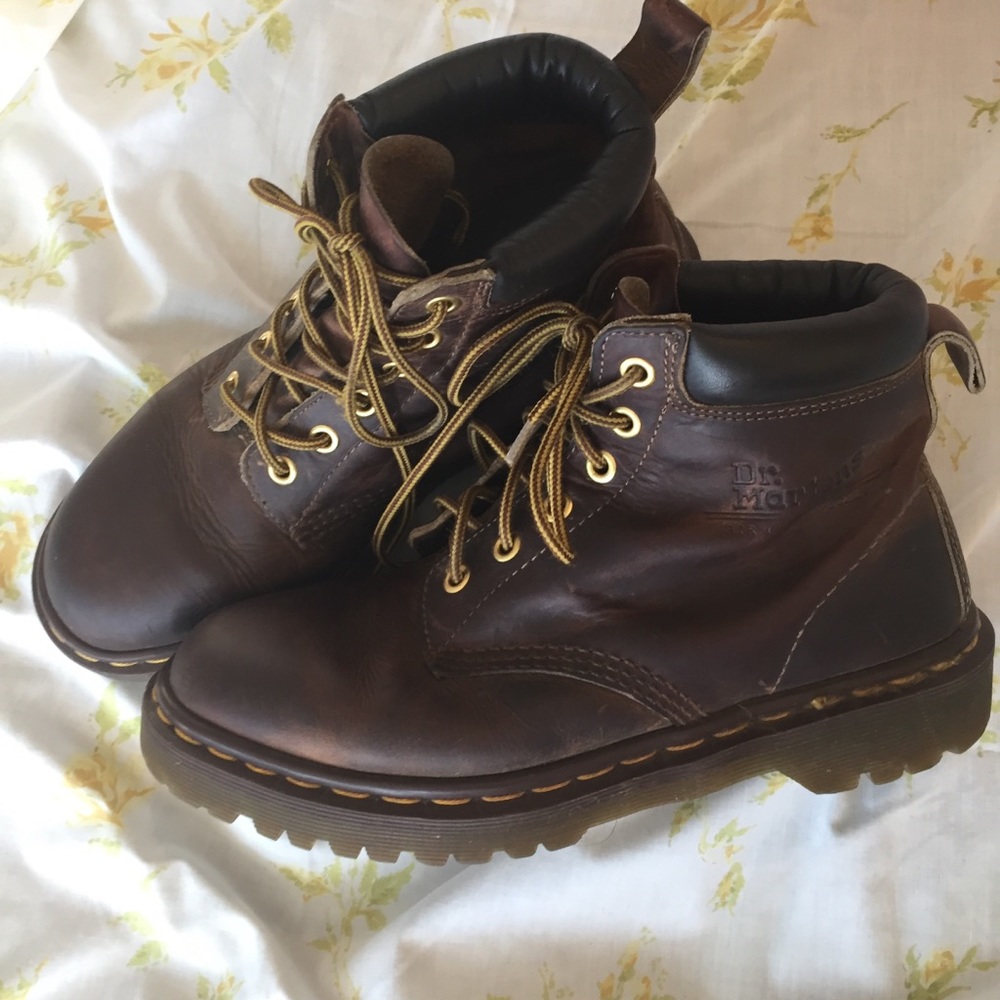 ORIGINAL ENGLAND MADE DR MARTENS